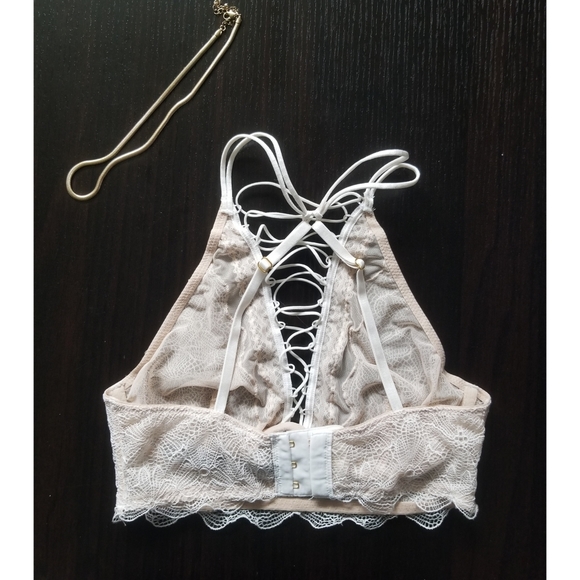 Victoria's secret, SEXY, high necked,lace up bra - Picture 4 of 6